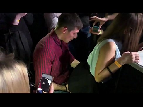 ❤️ Pravi seks u ruskom noćnom klubu. 18-godišnja Ruskinja u anusu i vagini pojebana u noćnom klubu ❤ Jebeni video na hr.yespornpics.ru ️❤